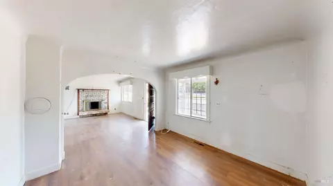 Living - 87 Front St, Healdsburg, CA 95448 photo 3 of 4