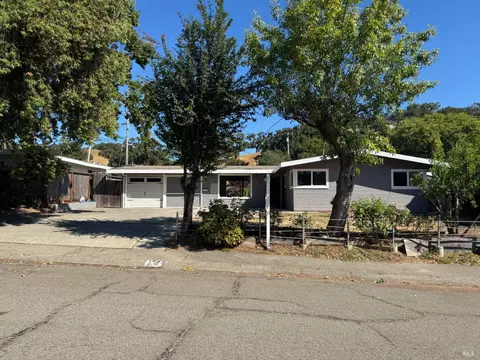 18 Grande Vis, Novato, CA 94947
