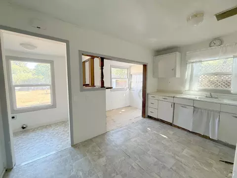 Kitchen - 420 Della Ave, Willits, CA 95490 photo 2 of 2
