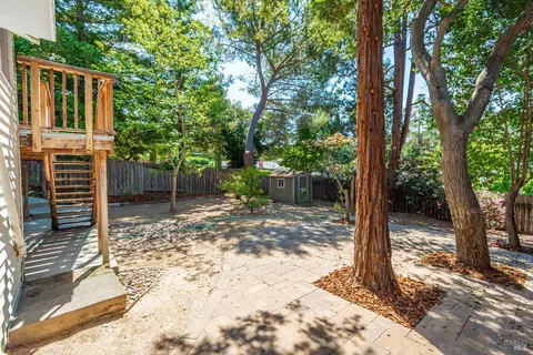 431 E Berna Ave, Napa, CA 94559