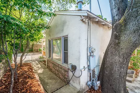Exterior - 431 E Berna Ave, Napa, CA 94559 photo 17 of 23