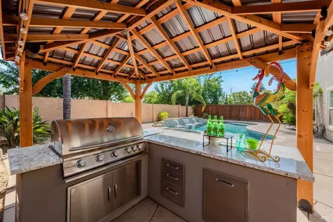 Kitchen - 807 Kells Cir, Vacaville, CA 95688 photo 1 of 4