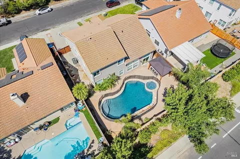 View/Area - 807 Kells Cir, Vacaville, CA 95688 photo 3 of 4
