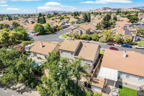 View/Area - 807 Kells Cir, Vacaville, CA 95688 photo 2 of 4