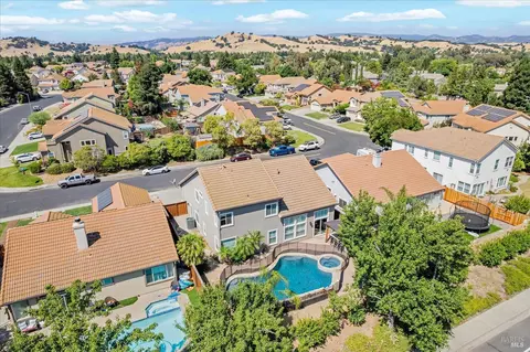 View/Area - 807 Kells Cir, Vacaville, CA 95688 photo 1 of 4