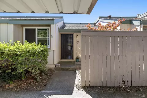 1708 Glenbrook Dr #D, Santa Rosa, CA 95401