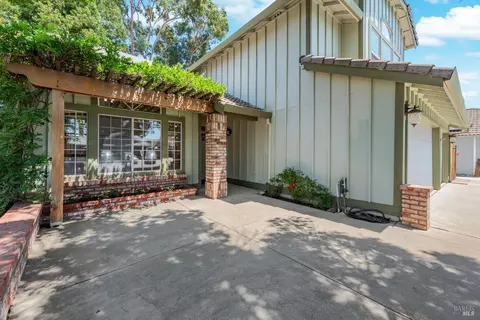 Exterior - 119 Lighthouse Way, Vacaville, CA 95688 photo 6 of 13