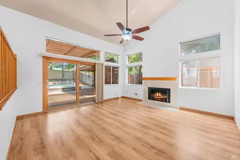 Living - 119 Lighthouse Way, Vacaville, CA 95688 photo 5 of 7