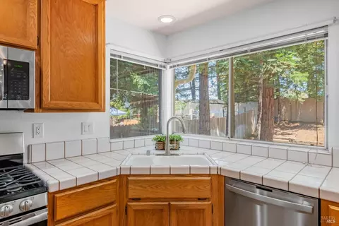 Kitchen - 119 Lighthouse Way, Vacaville, CA 95688 photo 4 of 6