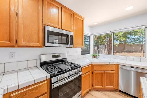 Kitchen - 119 Lighthouse Way, Vacaville, CA 95688 photo 5 of 6