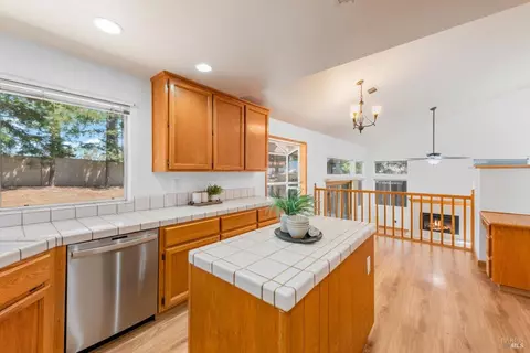 Kitchen - 119 Lighthouse Way, Vacaville, CA 95688 photo 6 of 6