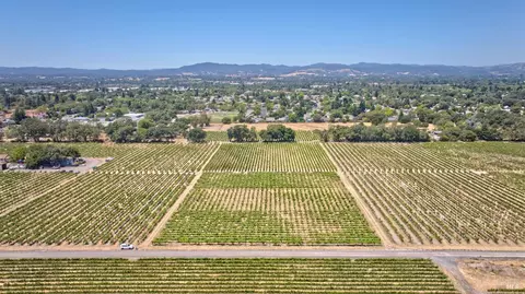 179 Pleasant Ave, Windsor, CA 95403