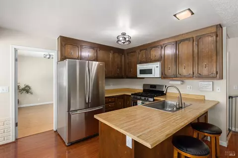 185 Salinas Dr, Vacaville, CA 95688 photo 11