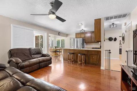 185 Salinas Dr, Vacaville, CA 95688 photo 16