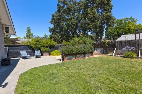 185 Salinas Dr, Vacaville, CA 95688 photo 27