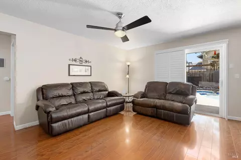 185 Salinas Dr, Vacaville, CA 95688 photo 15