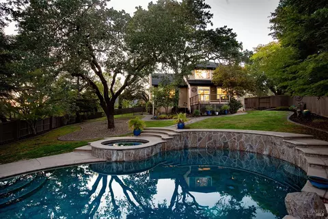 Exterior - 1209 Davida Ct, Windsor, CA 95492 photo 5 of 14