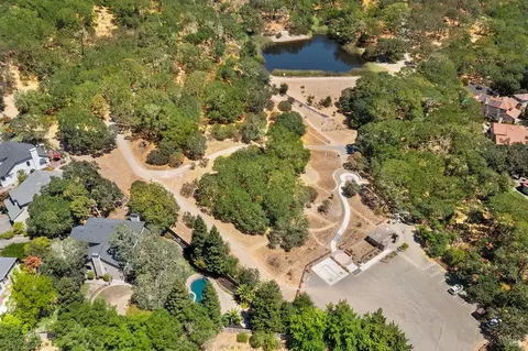 View/Area - 1209 Davida Ct, Windsor, CA 95492 photo 2 of 4