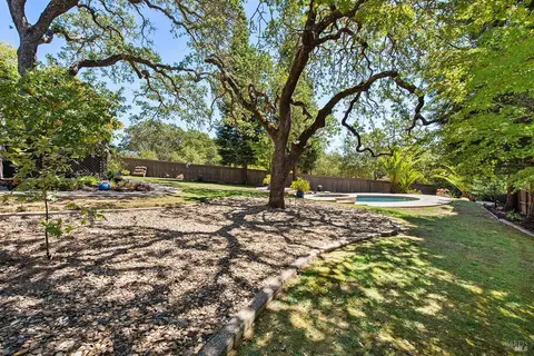 Exterior - 1209 Davida Ct, Windsor, CA 95492 photo 4 of 14