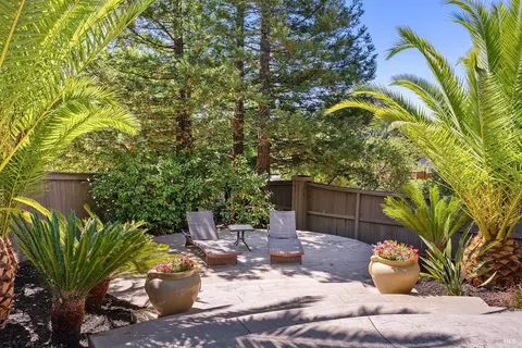 Exterior - 1209 Davida Ct, Windsor, CA 95492 photo 6 of 14