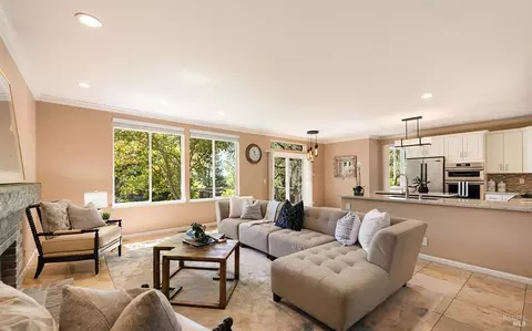 Living - 1209 Davida Ct, Windsor, CA 95492 photo 4 of 4