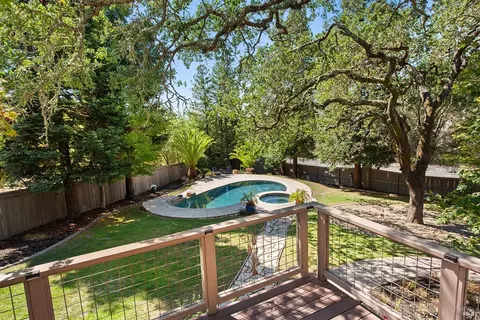 Exterior - 1209 Davida Ct, Windsor, CA 95492 photo 10 of 14