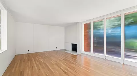 Living - 16-18 Sausalito Blvd, Sausalito, CA 94965 photo 3 of 10