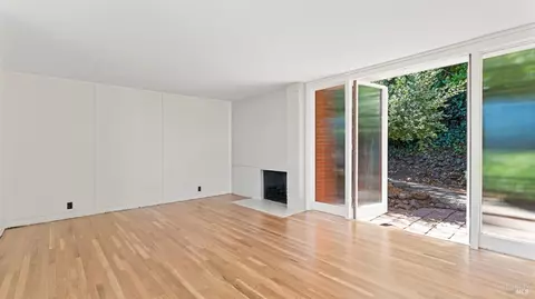 Living - 16-18 Sausalito Blvd, Sausalito, CA 94965 photo 4 of 10