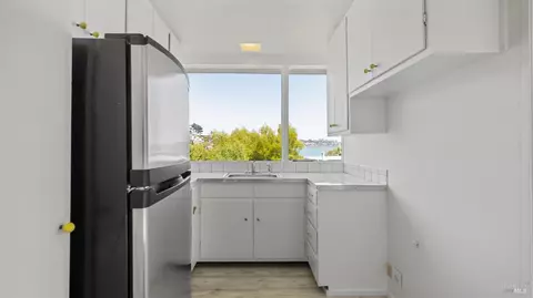 Kitchen - 16-18 Sausalito Blvd, Sausalito, CA 94965 photo 4 of 7
