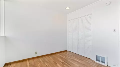 Bedroom - 16-18 Sausalito Blvd, Sausalito, CA 94965 photo 11 of 12