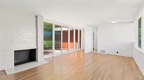 Living - 16-18 Sausalito Blvd, Sausalito, CA 94965 photo 1 of 10