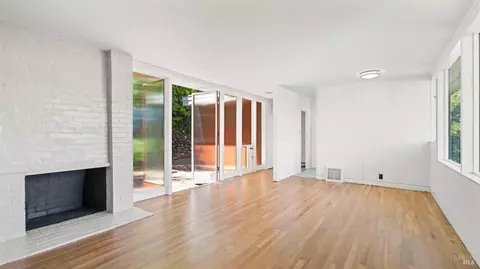 Living - 16-18 Sausalito Blvd, Sausalito, CA 94965 photo 2 of 10