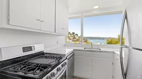 Kitchen - 16-18 Sausalito Blvd, Sausalito, CA 94965 photo 6 of 7