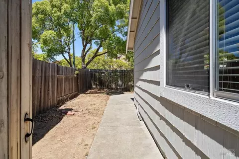 Exterior - 148 Stageline Dr, Vallejo, CA 94591 photo 6 of 6