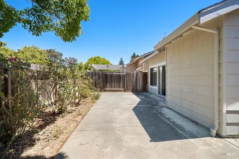 Exterior - 148 Stageline Dr, Vallejo, CA 94591 photo 5 of 6