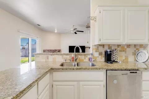 400 Wick Ct, Vacaville, CA 95687 photo 7