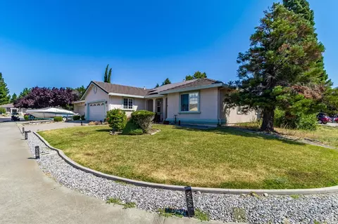 400 Wick Ct, Vacaville, CA 95687 photo 2