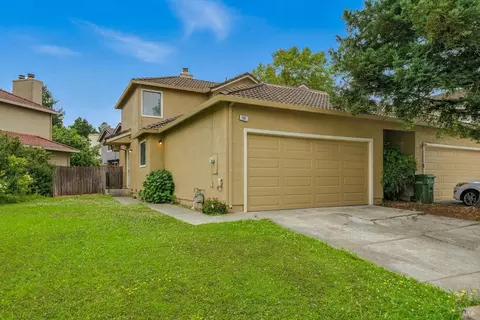 110 Francis Cir, Rohnert Park, CA 94928