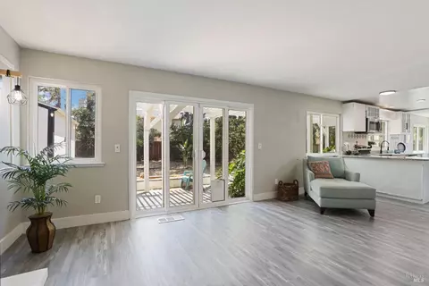 Living - 4881 Regency Pl, Fairfield, CA 94534 photo 5 of 6
