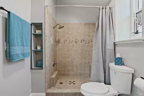 Bath - 4881 Regency Pl, Fairfield, CA 94534 photo 4 of 4