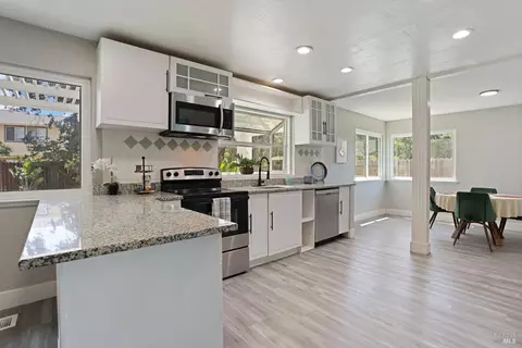 Kitchen - 4881 Regency Pl, Fairfield, CA 94534 photo 2 of 3
