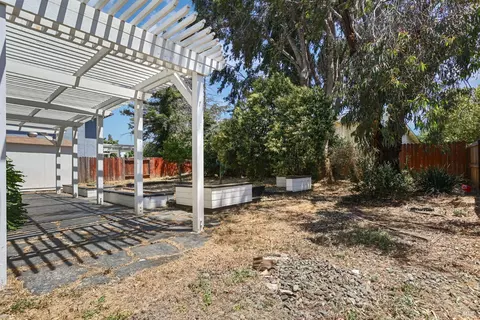 Exterior - 4881 Regency Pl, Fairfield, CA 94534 photo 6 of 11