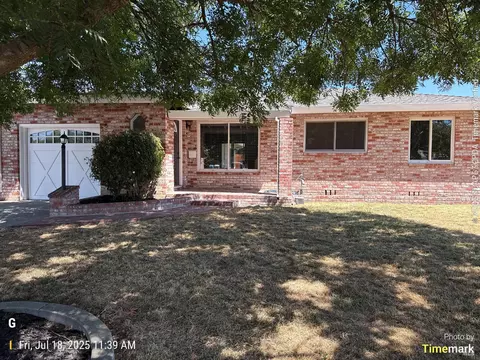 660 W F St, Dixon, CA 95620