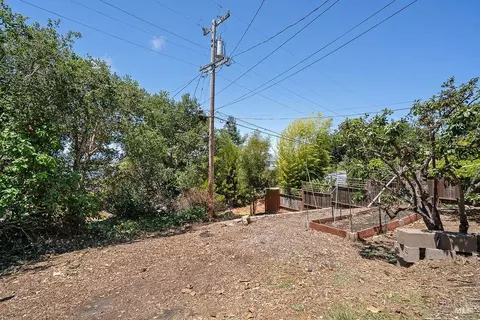 Exterior - 185 Baxter St, Vallejo, CA 94590 photo 6 of 7