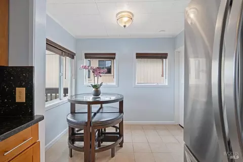 Dining - 185 Baxter St, Vallejo, CA 94590 photo 1 of 2