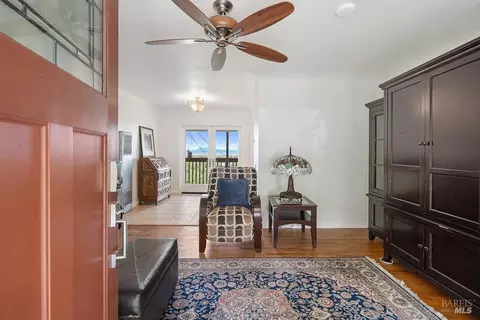 Entry Way - 185 Baxter St, Vallejo, CA 94590 photo 1 of 2