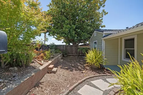 Exterior - 185 Baxter St, Vallejo, CA 94590 photo 1 of 7