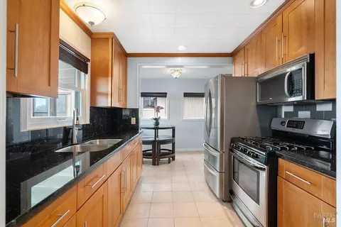 Kitchen - 185 Baxter St, Vallejo, CA 94590 photo 1 of 3