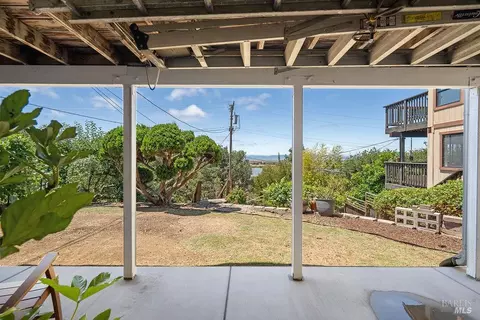 Exterior - 185 Baxter St, Vallejo, CA 94590 photo 4 of 7