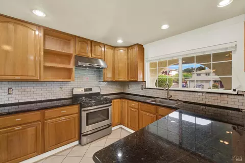 Kitchen - 112 Picadilly Cir, Vallejo, CA 94591 photo 3 of 5